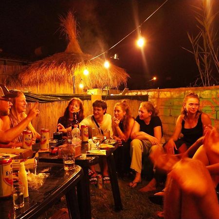 Pinegroove Hostel Vlora Ngoại thất bức ảnh
