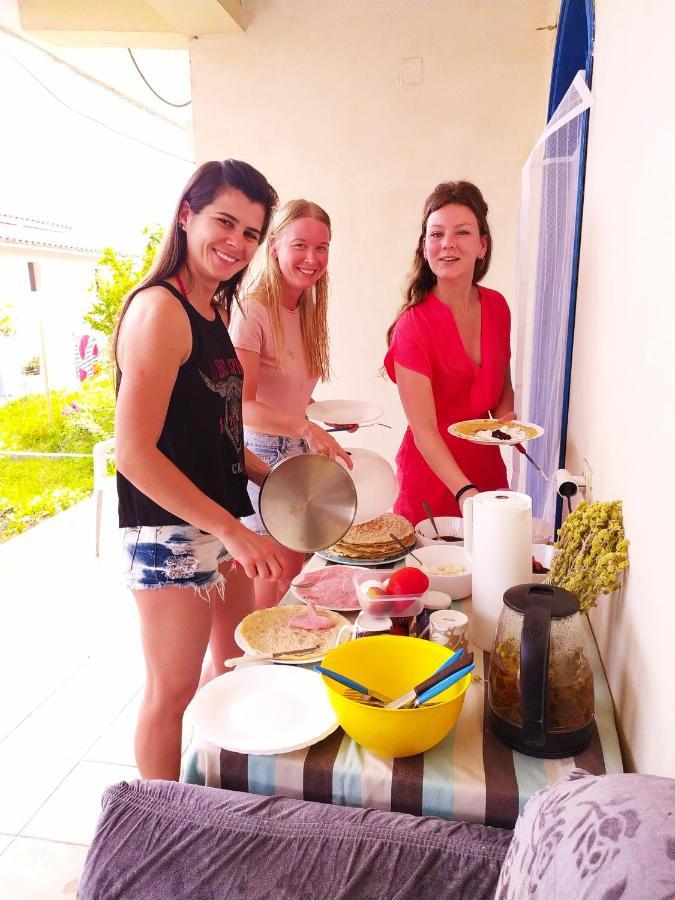 Pinegroove Hostel Vlora Ngoại thất bức ảnh