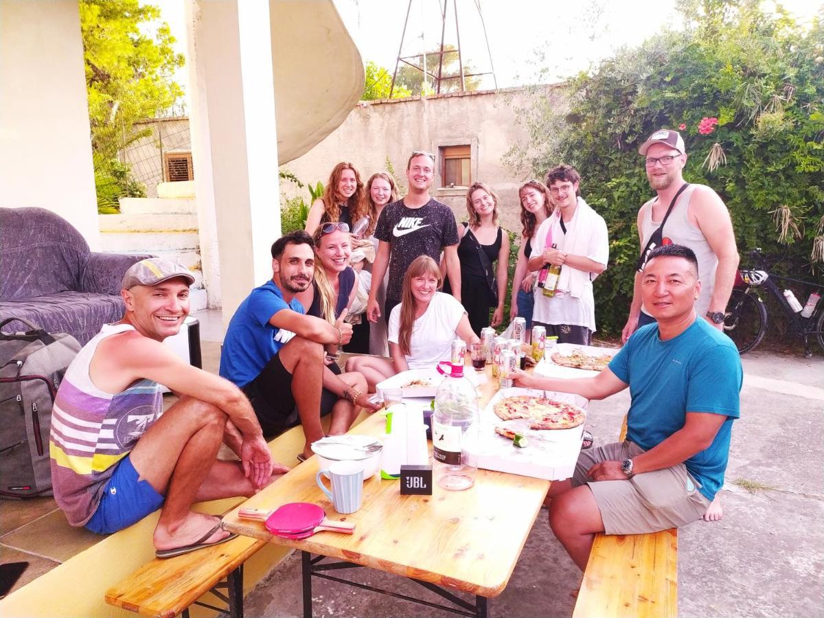 Pinegroove Hostel Vlora Ngoại thất bức ảnh