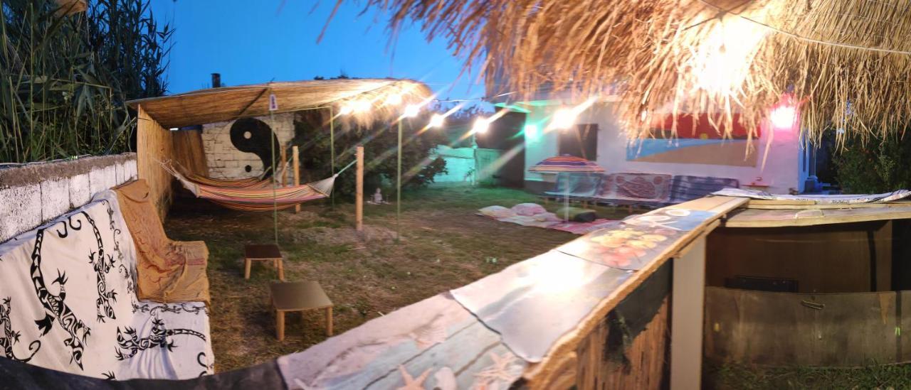 Pinegroove Hostel Vlora Ngoại thất bức ảnh