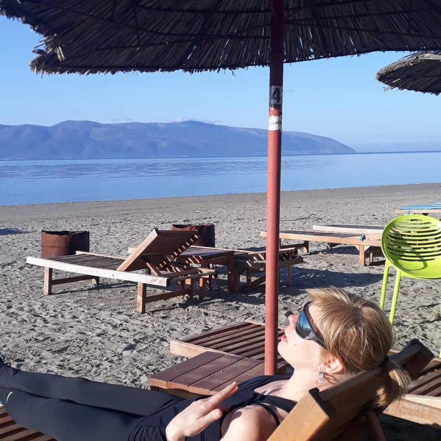 Pinegroove Hostel Vlora Ngoại thất bức ảnh