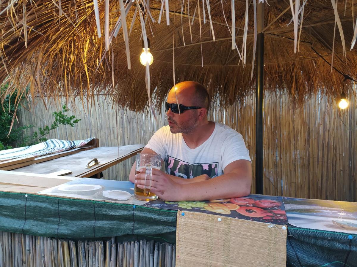 Pinegroove Hostel Vlora Ngoại thất bức ảnh