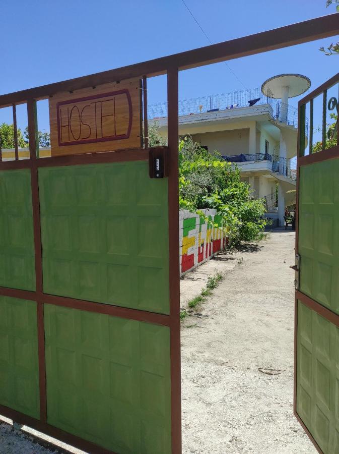 Pinegroove Hostel Vlora Ngoại thất bức ảnh
