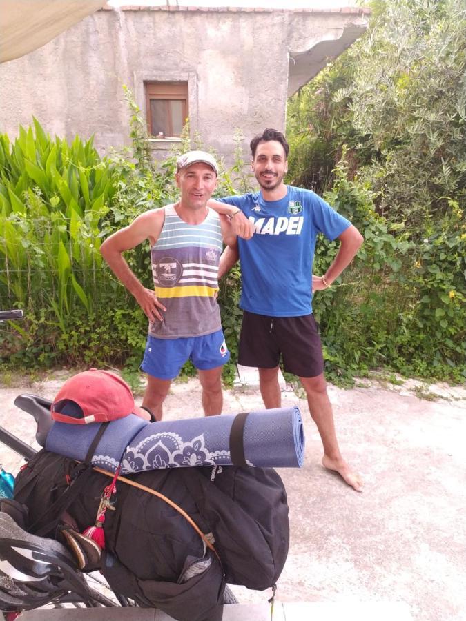 Pinegroove Hostel Vlora Ngoại thất bức ảnh