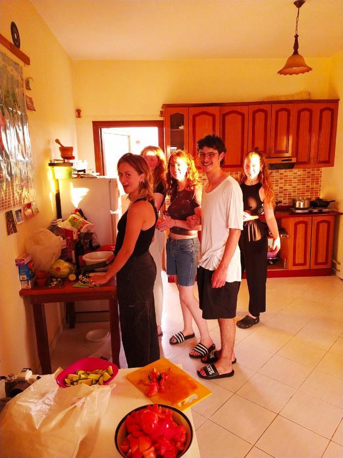 Pinegroove Hostel Vlora Ngoại thất bức ảnh