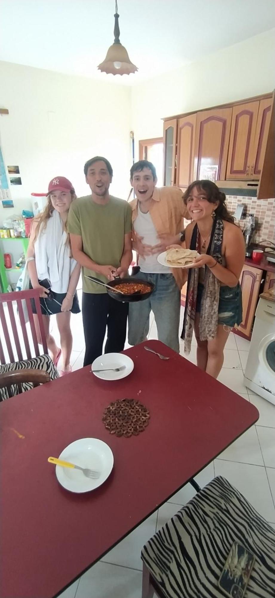 Pinegroove Hostel Vlora Ngoại thất bức ảnh